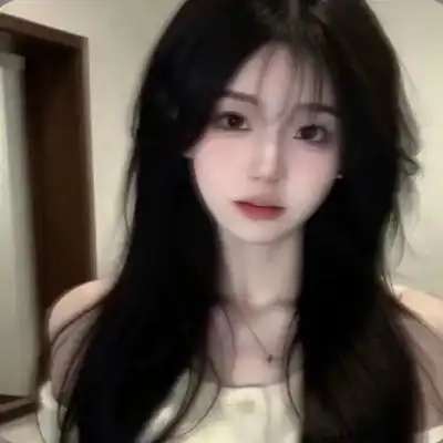 钟由希